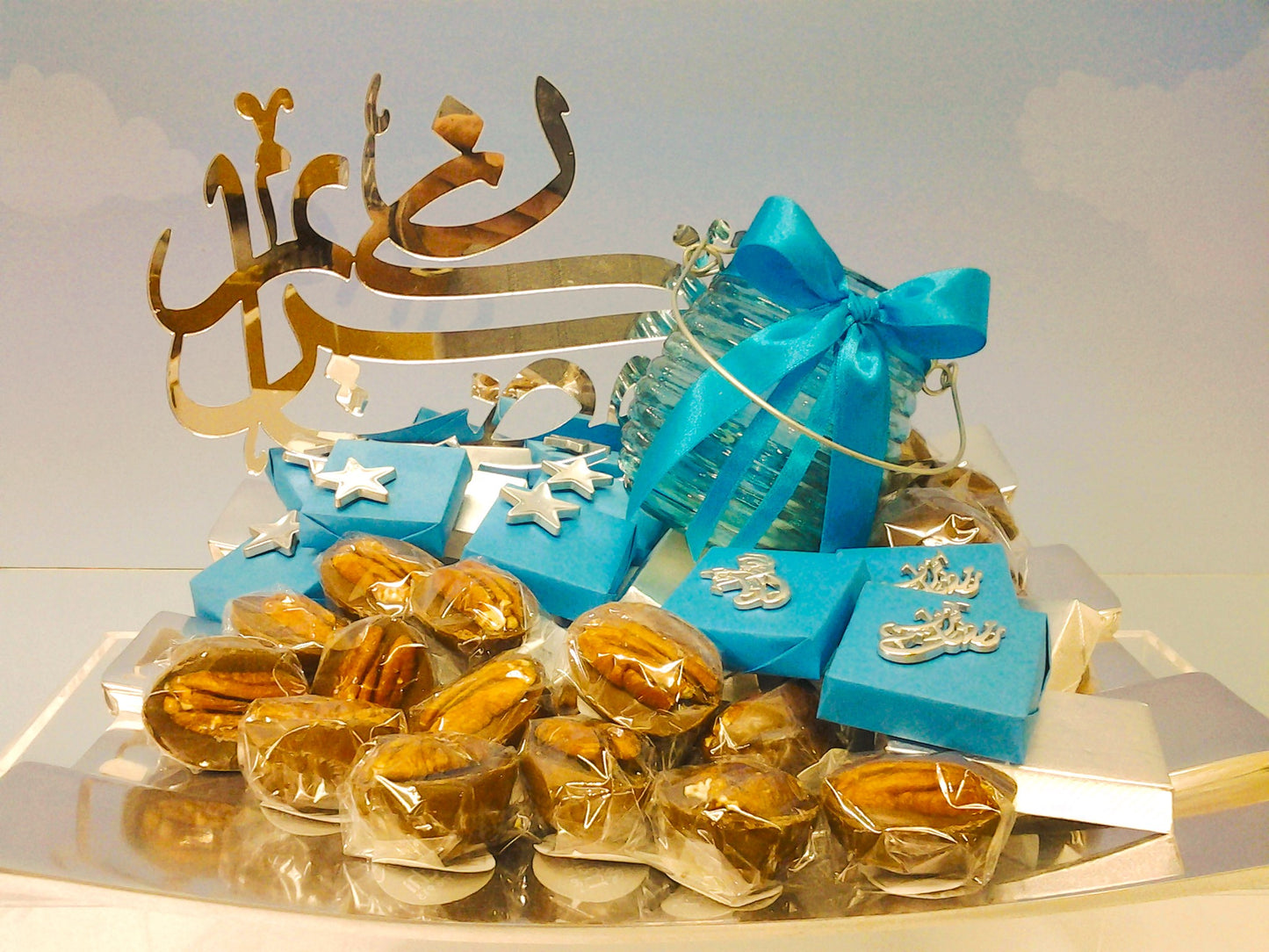 Blue Elegance: Golden Ramadan Reflections Chocolate Gifting Tray