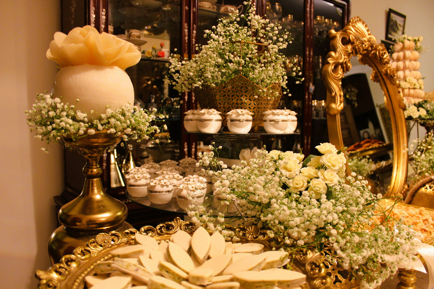 Golden Era Grandeur: A Nod to Regal Vintage Charm