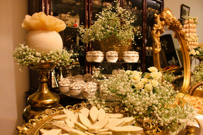 Golden Era Grandeur: A Nod to Regal Vintage Charm